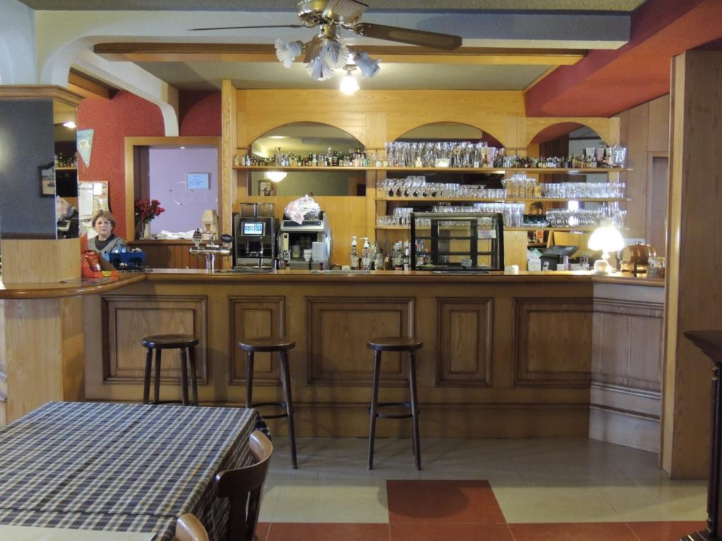 Hotel Aux Deux Clefs à Petersbach Extérieur photo